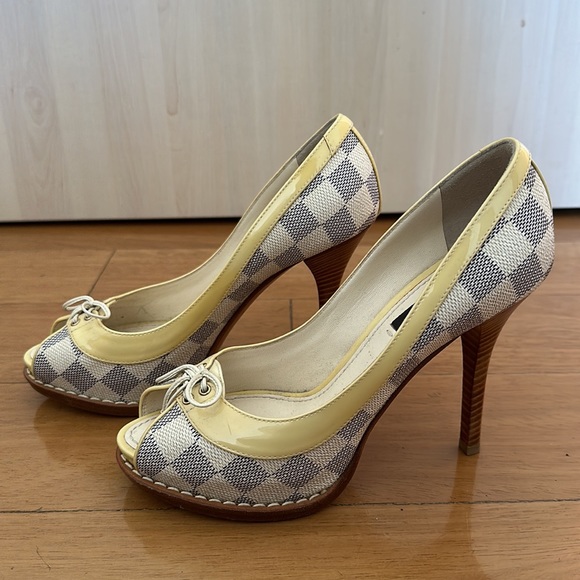 LOUIS VUITTON Beige Damier Azur Canvas With Patent Leather Peep Toe Pumps - Picture 6 of 9